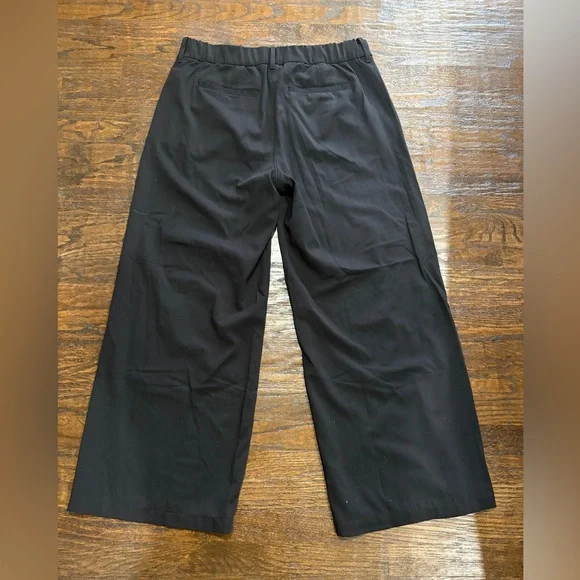 American Eagle
Wide leg trouser
Size 14
Black - Picture 2 of 3